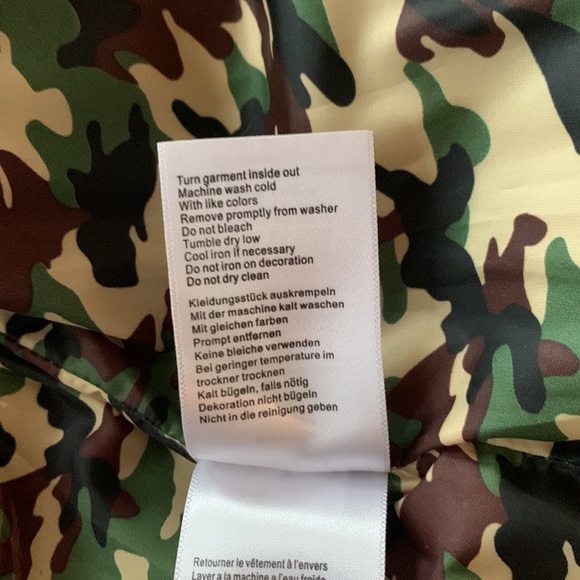 Ecko Unltd. Dark Blue Denim Puffer Winter Vest w/ Camo Lining Hidden Hood Size M - Picture 6 of 7